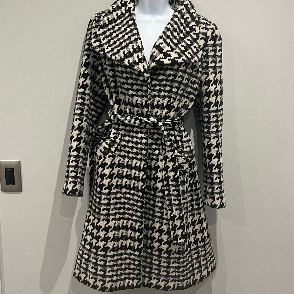 Karl Lagerfeld Black and White Houndstooth Coat size small